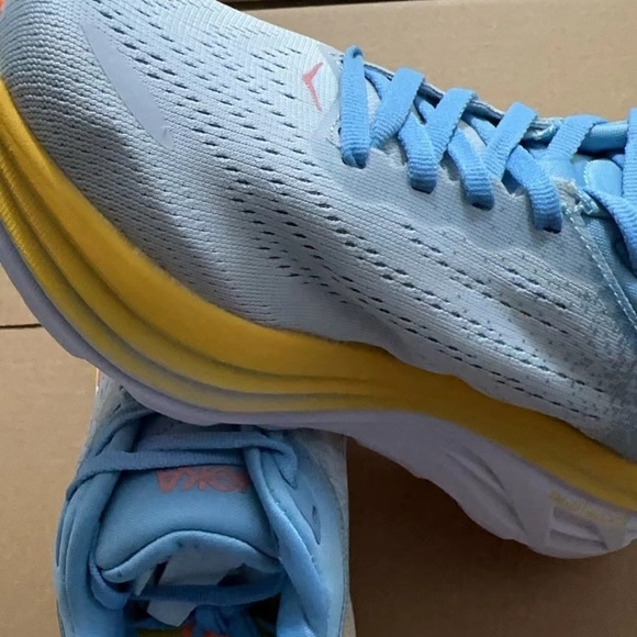 hoka sneaker - Picture 3 of 4